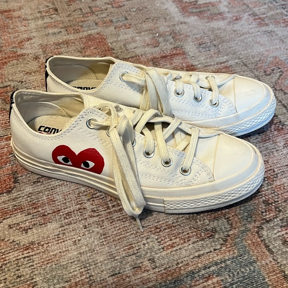 White lace up heart sneakers